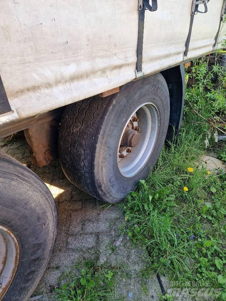 Krone sd Elhúzható ponyvás félpótkocsik