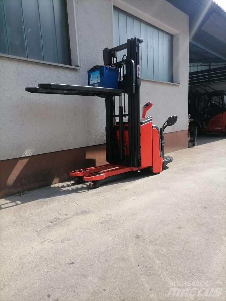 Linde L16i-AP-372 Vezetőállásos alacsony emelőkocsi