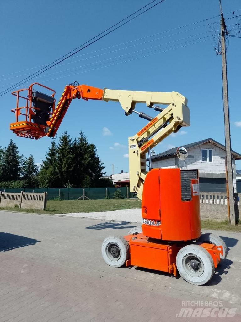 JLG E 300 AJP Karos emelők