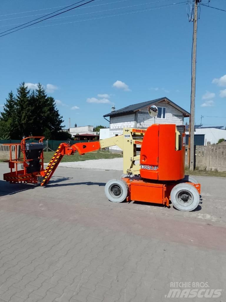 JLG E 300 AJP Karos emelők