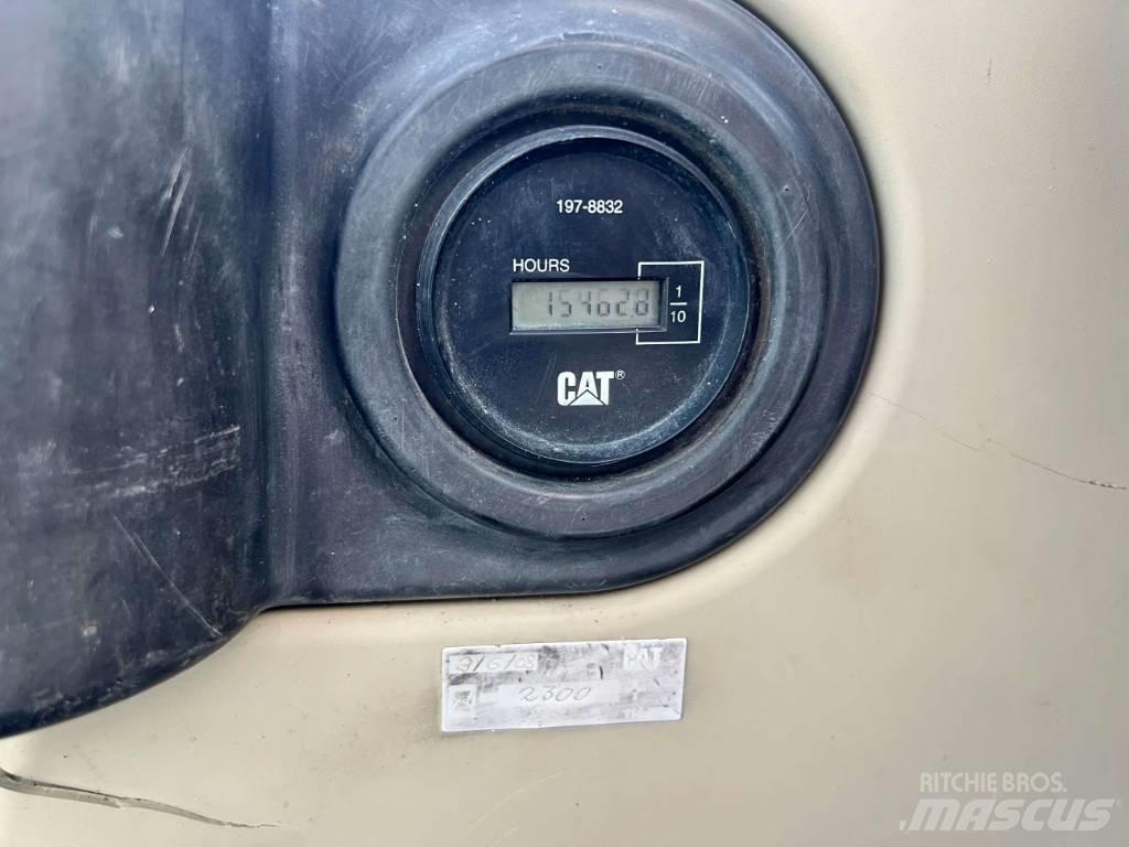 CAT M316C Gumikerekes kotrók