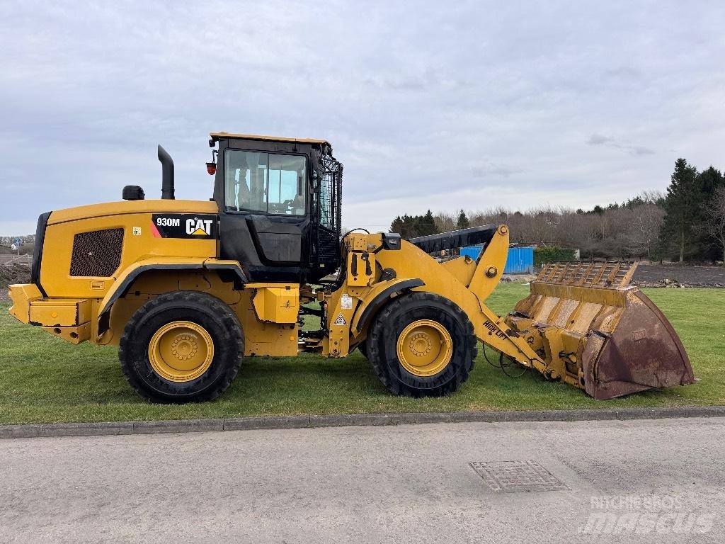 CAT 930 M Gumikerekes homlokrakodók