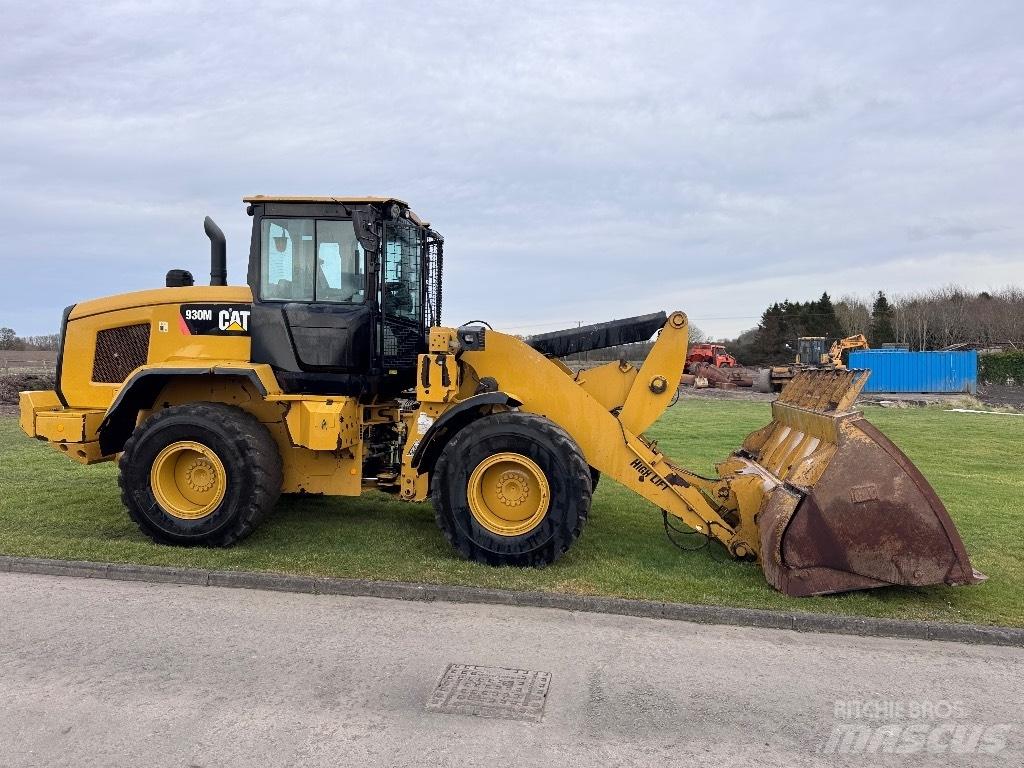 CAT 930 M Gumikerekes homlokrakodók