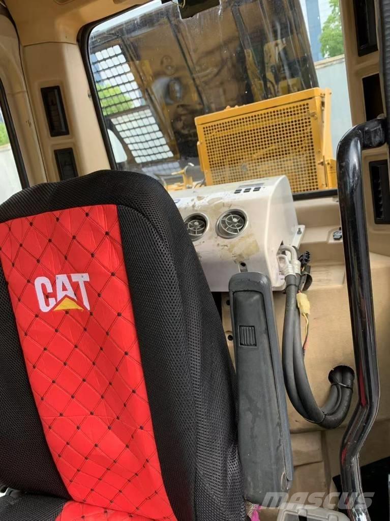 CAT 325 B L Lánctalpas kotrók