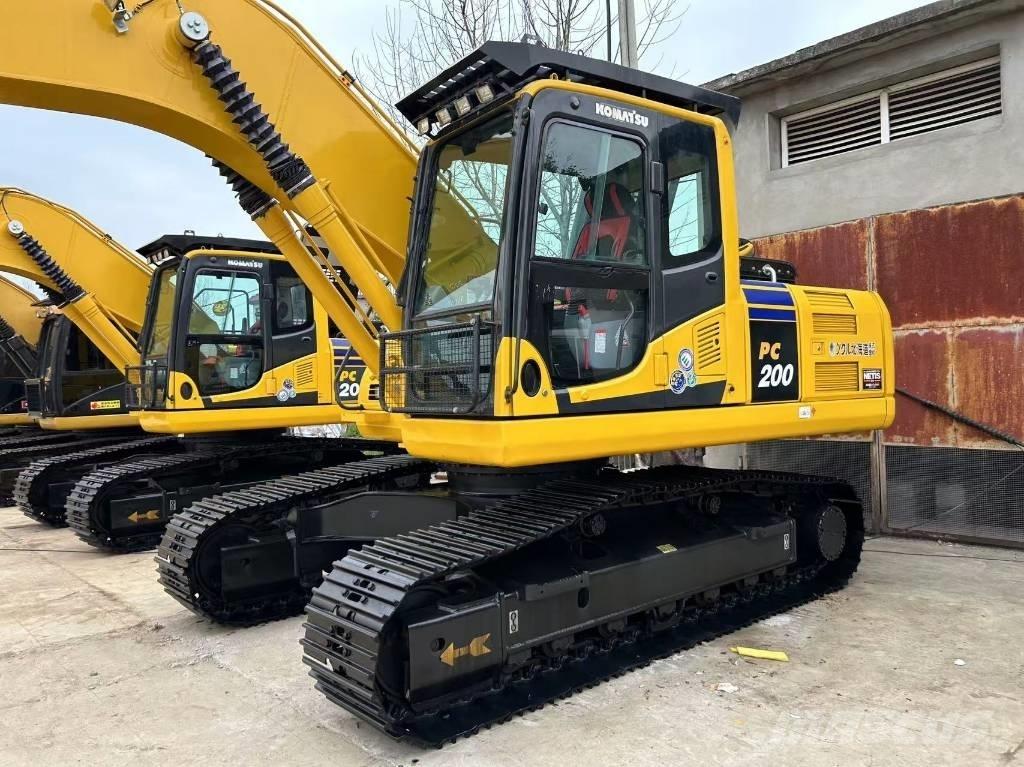 Komatsu 200 Lánctalpas kotrók