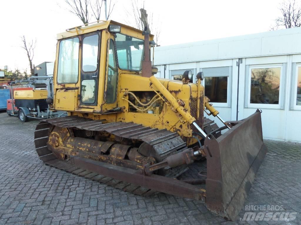 CAT D 4 E lánctalpas dózerek