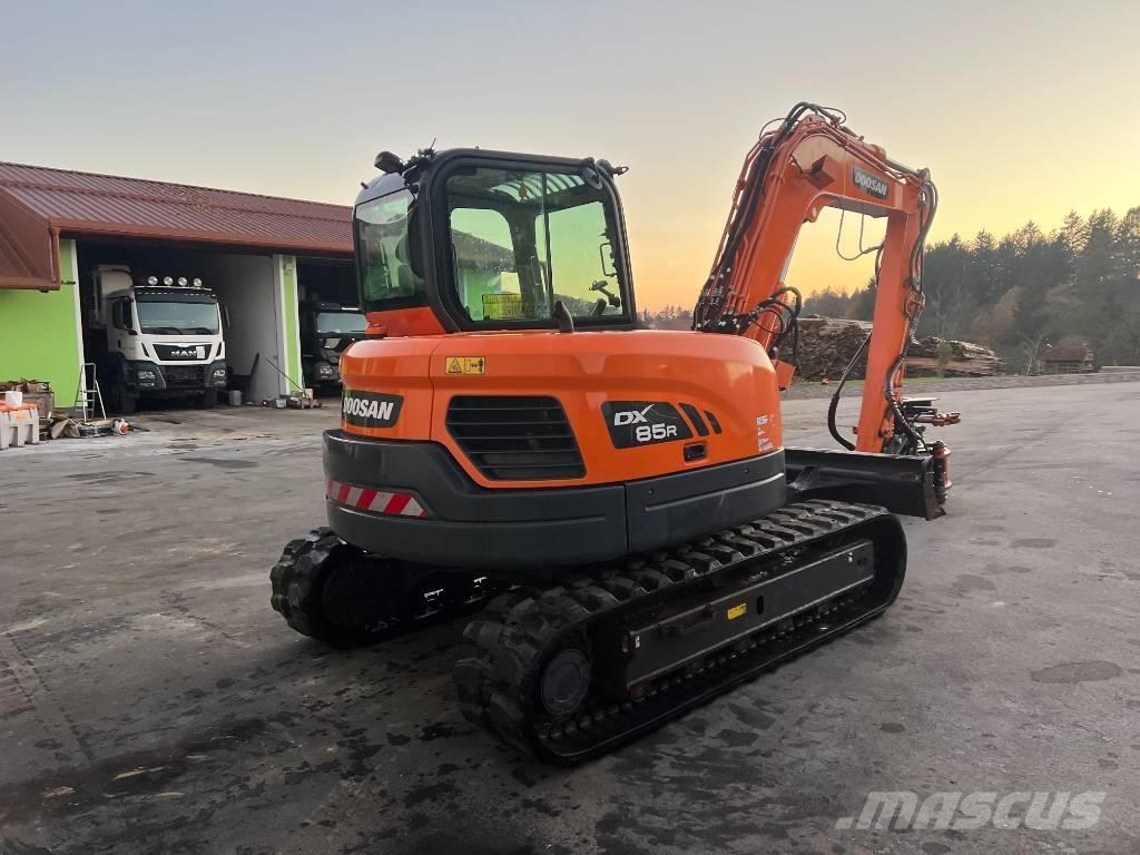 Doosan DX85R-3 Közepes (midi) kotrók 7 t - 12 t