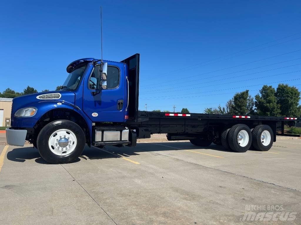 Freightliner M 106 Platós / Ponyvás teherautók