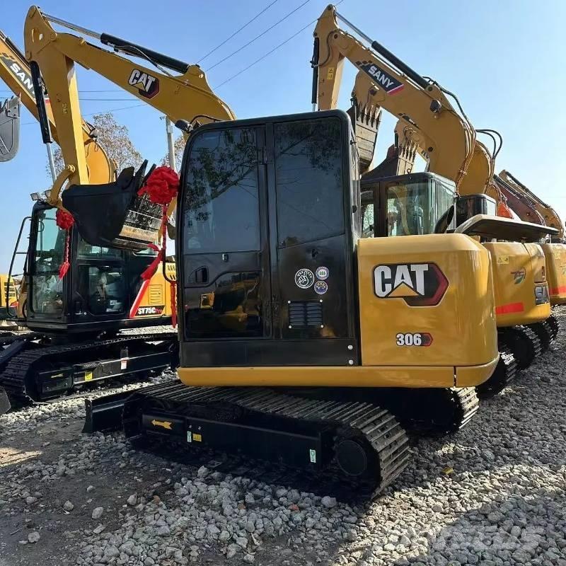 CAT 306 Mini kotrók < 7t