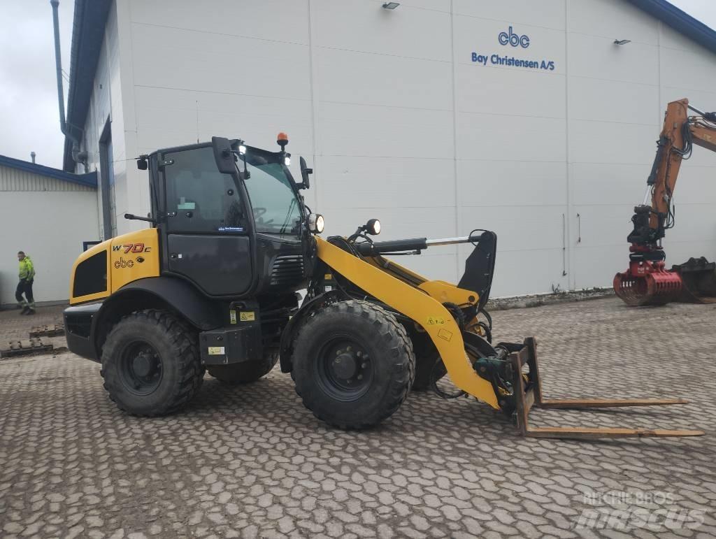 New Holland W70C Gumikerekes homlokrakodók