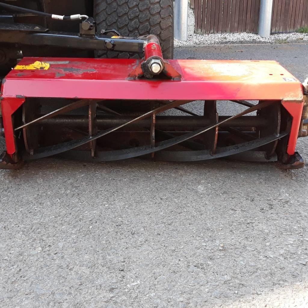 Toro LT3340 Három késhengeres fűnyírók