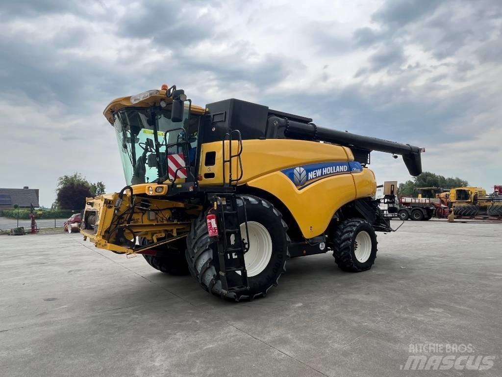 New Holland CR 9090 Kombájnok