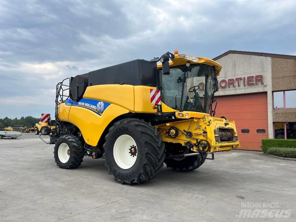 New Holland CR 9090 Kombájnok