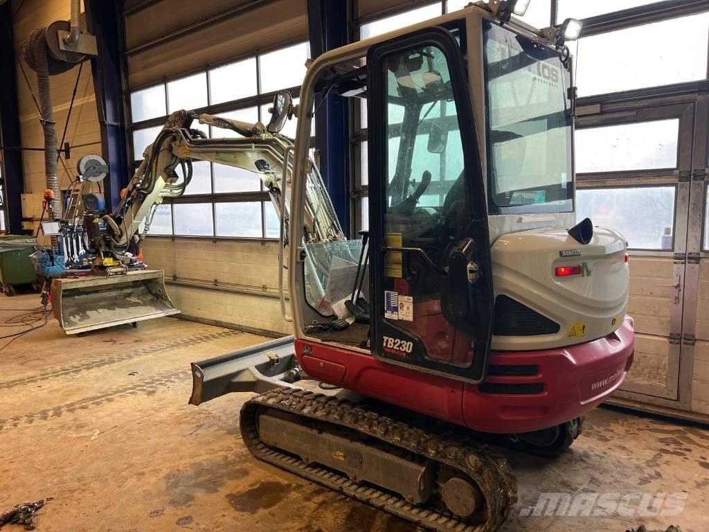 Takeuchi TB 230 Mini kotrók < 7t