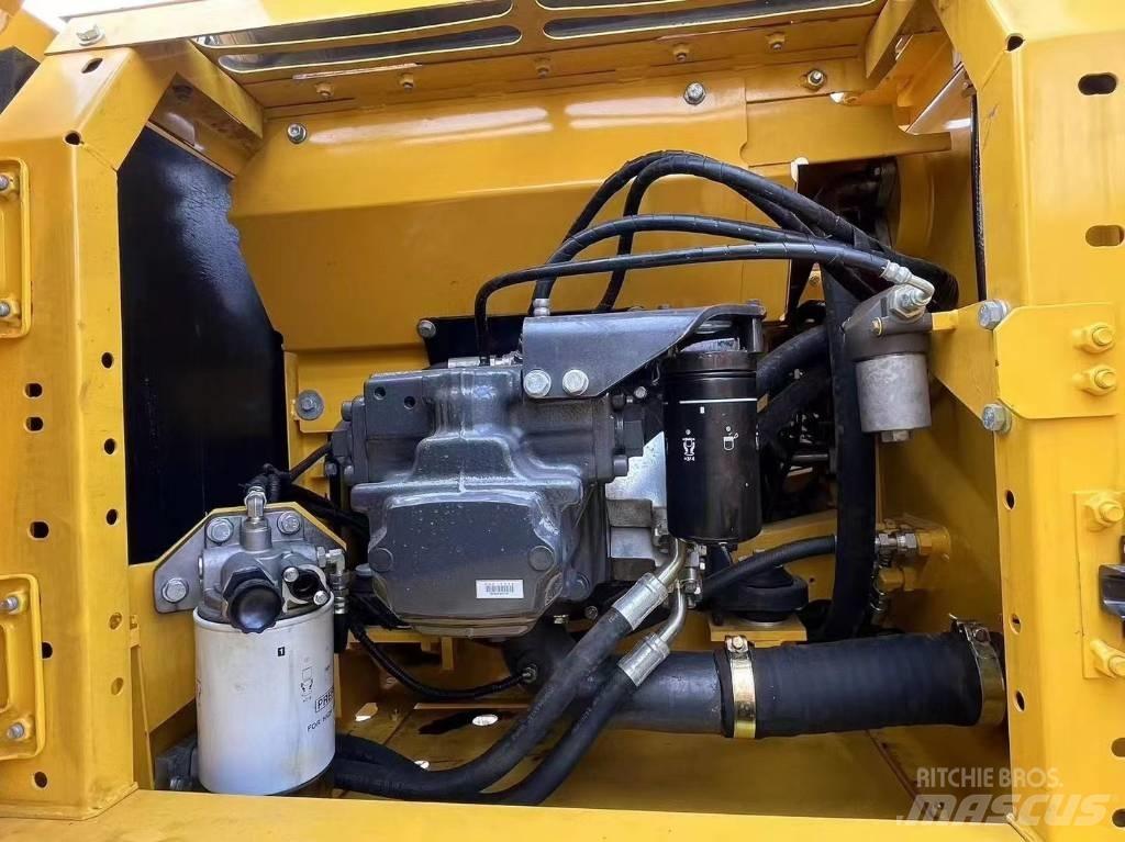 Komatsu pc220 Lánctalpas kotrók