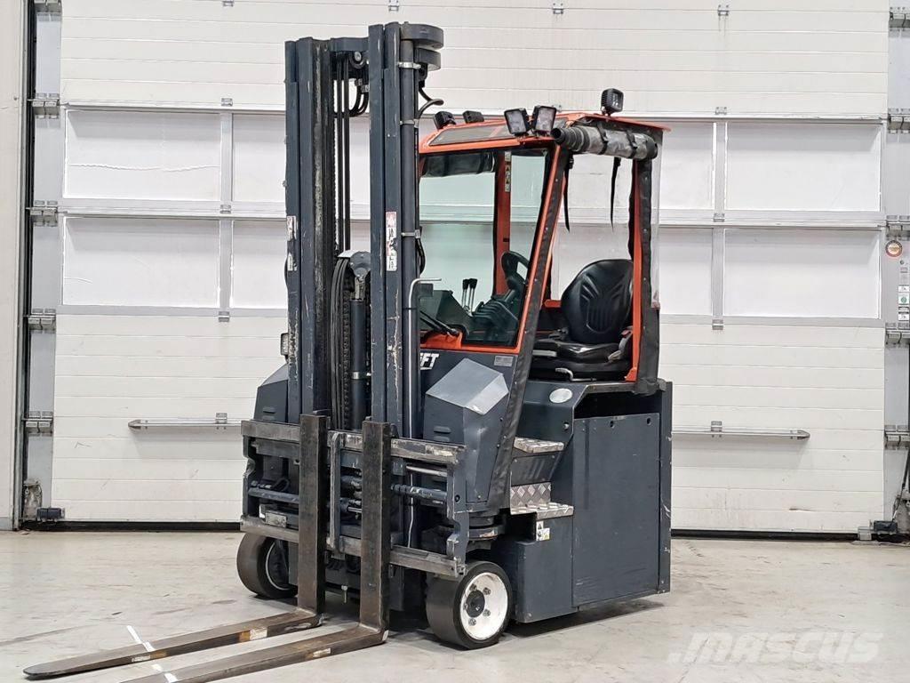 Combilift CBE2500 Oldalvillás targonca