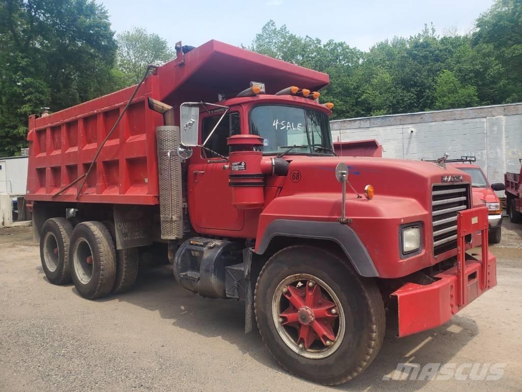 Mack RD 690 SX Billenő teherautók