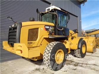 CAT 938M Gumikerekes homlokrakodók