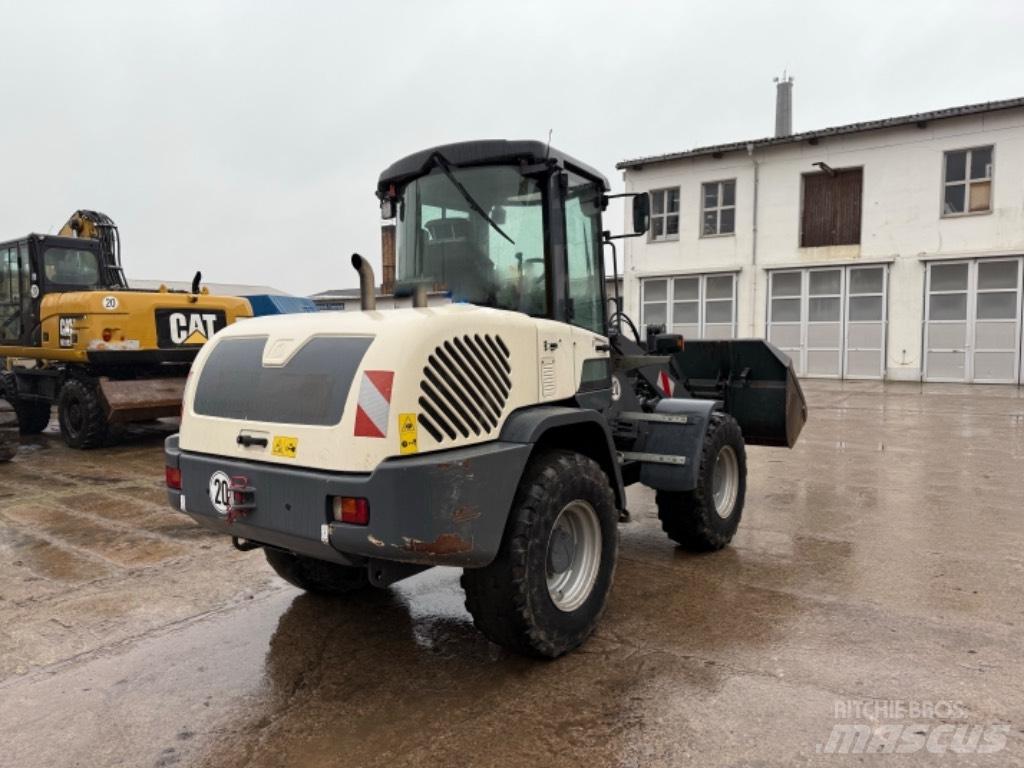 Terex TL 120 Gumikerekes homlokrakodók