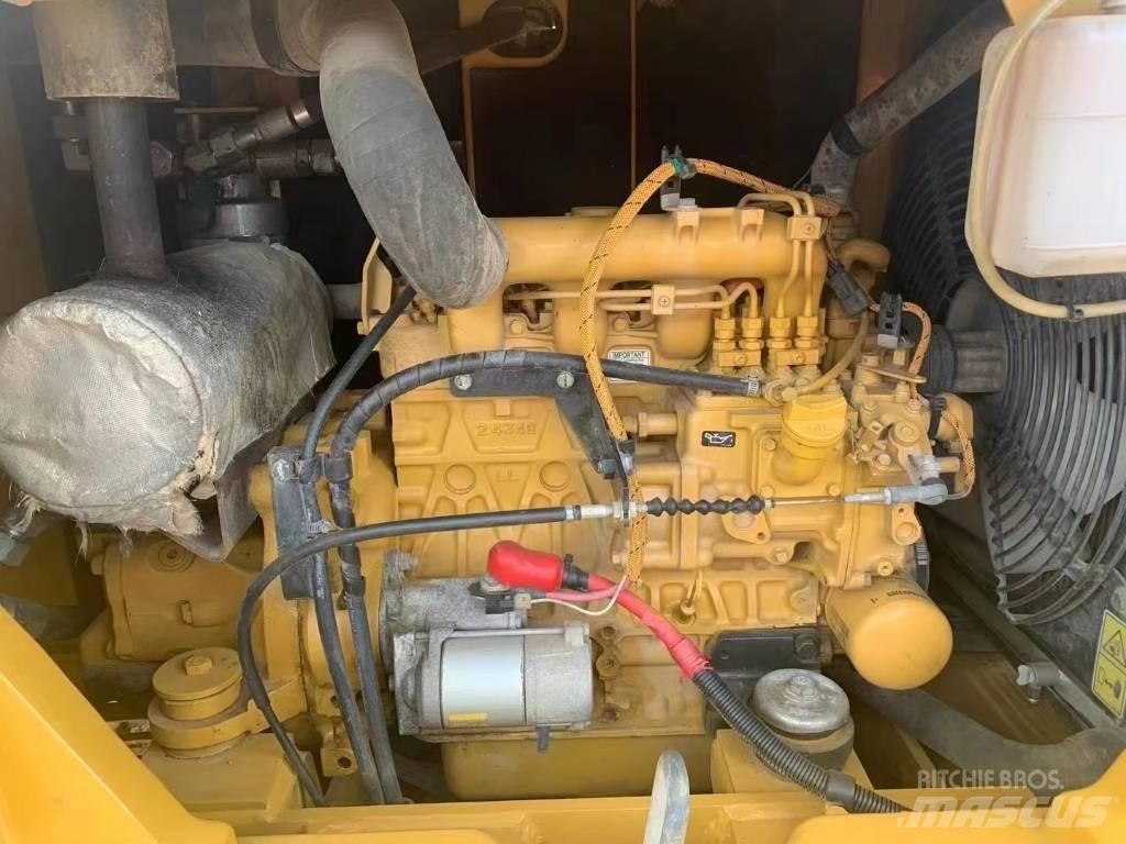 CAT CAT305.5E Lánctalpas kotrók