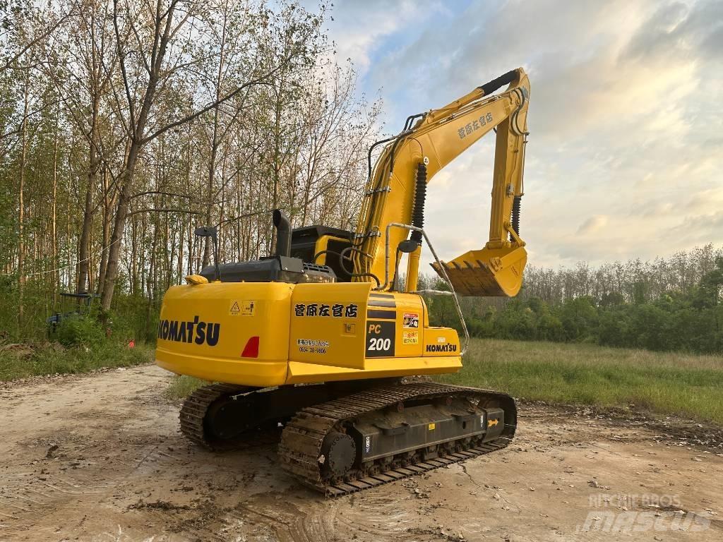 Komatsu PC200-8 Lánctalpas kotrók