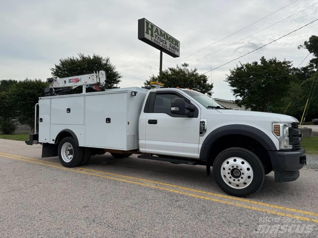 Ford F 550 Kis teherszállító/Platós kocsi