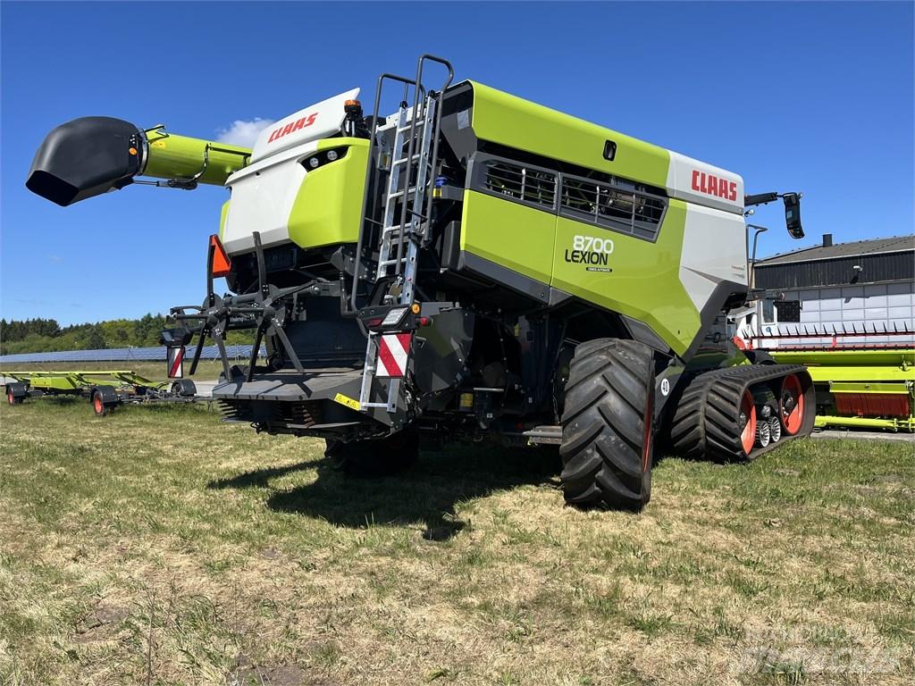 CLAAS Lexion 8700TT Kombájnok