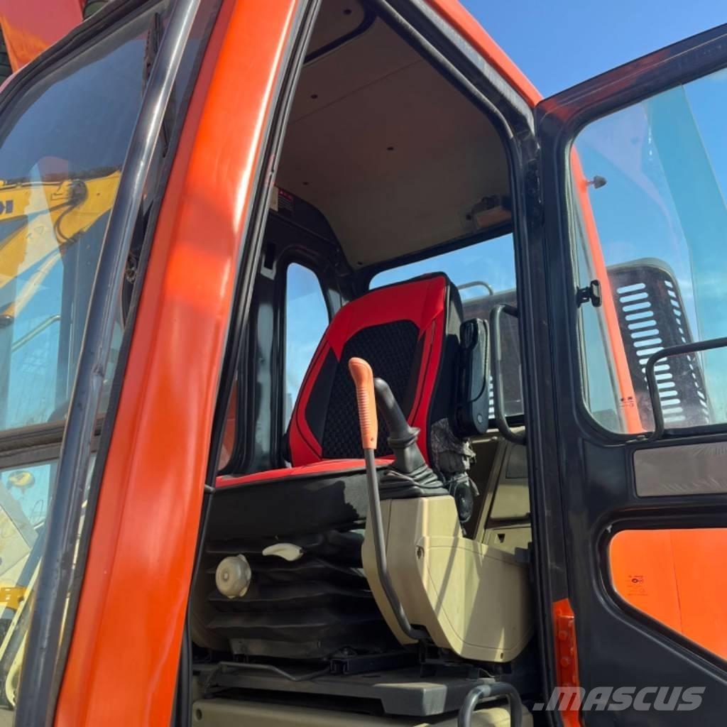 Doosan DX 300 Lánctalpas kotrók
