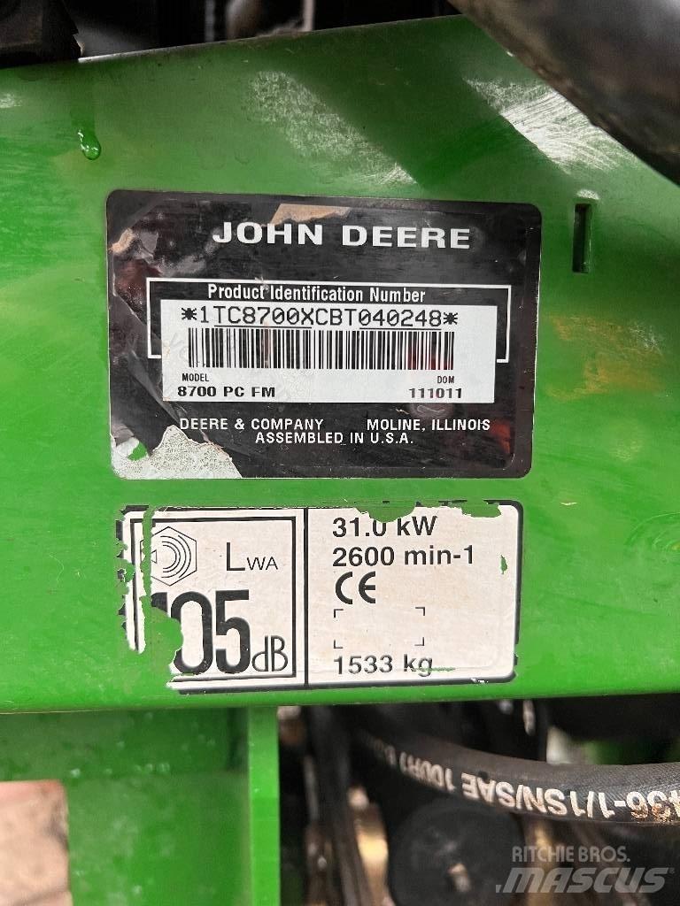 John Deere 8700 Golfpálya fűnyírók