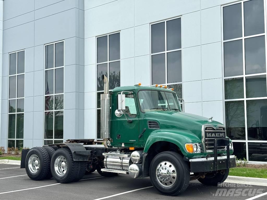 Mack Granite CV713 Nyergesvontatók