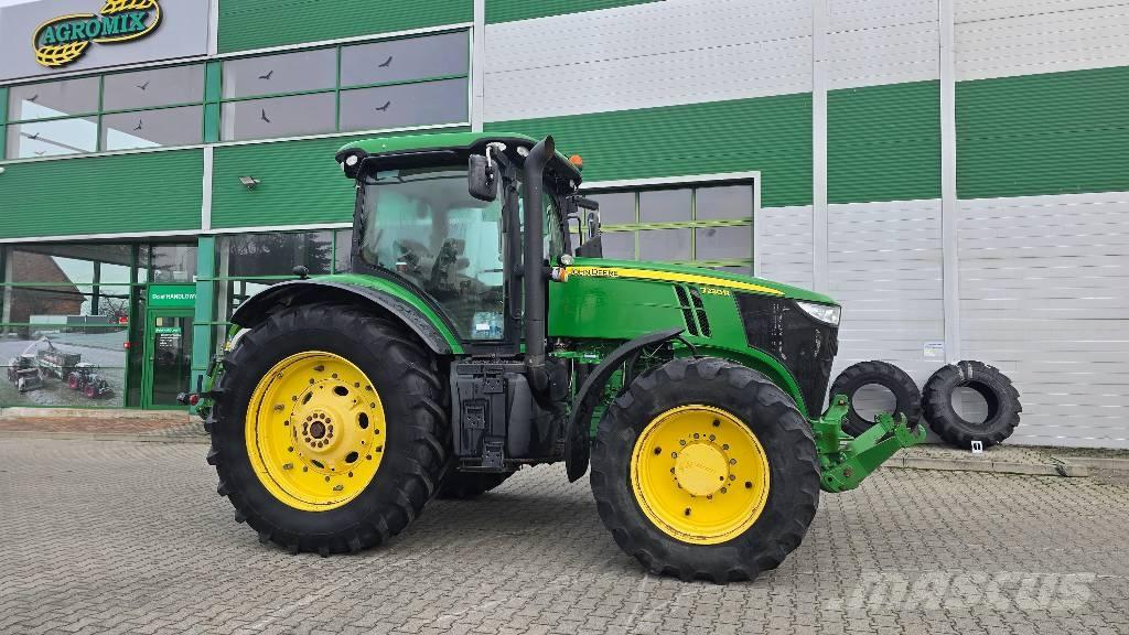 John Deere 7230 R Traktorok