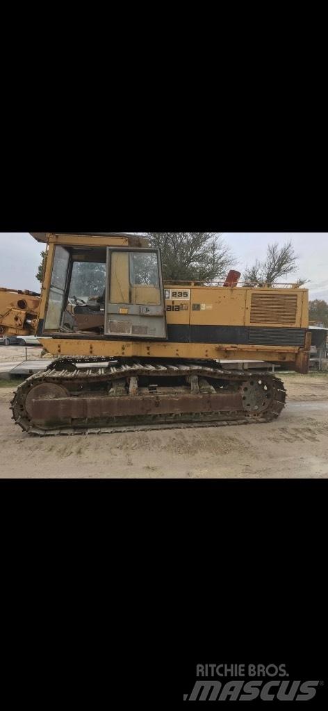 CAT 235 Lánctalpas kotrók