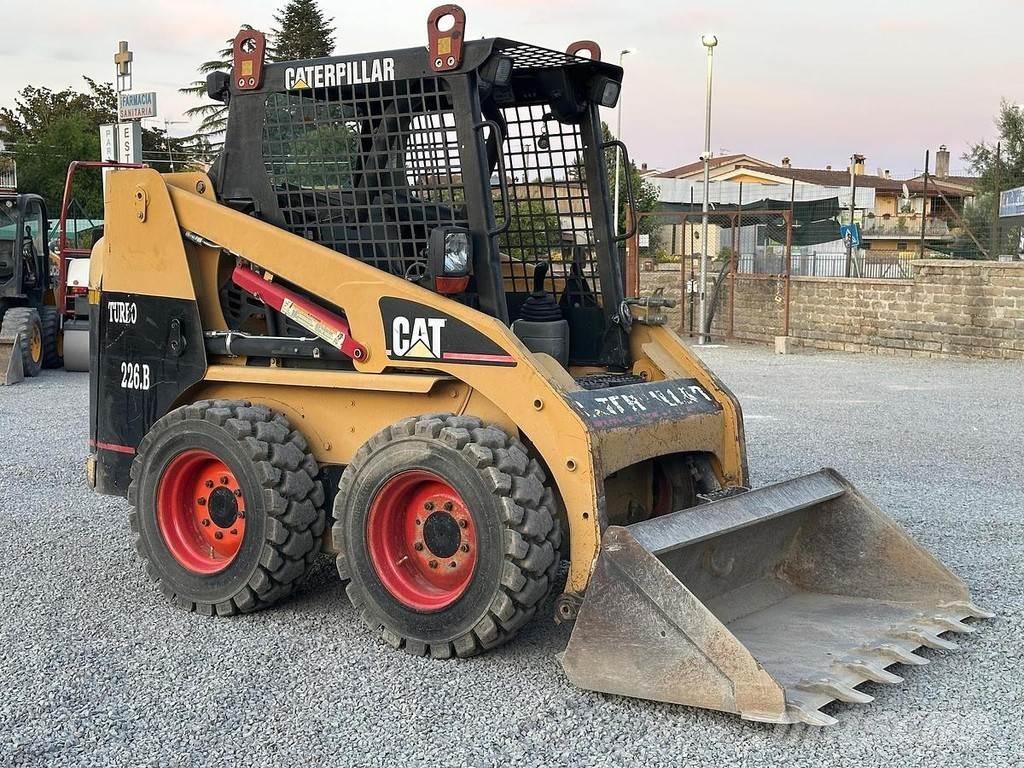 CAT 226BHF Mini homlokrakodók