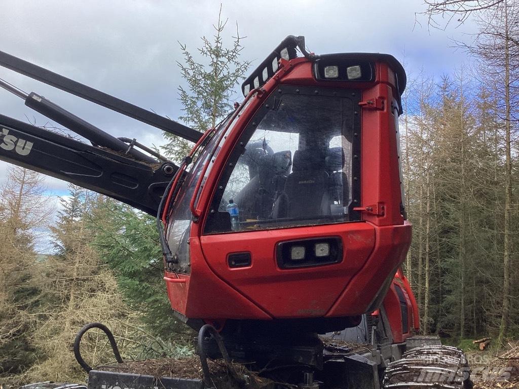 Komatsu 901 XC Betakarítók