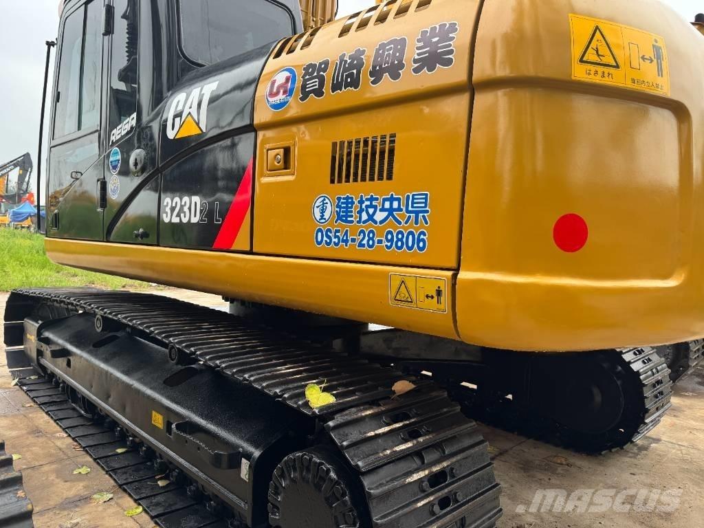 CAT 323D2 Lánctalpas kotrók