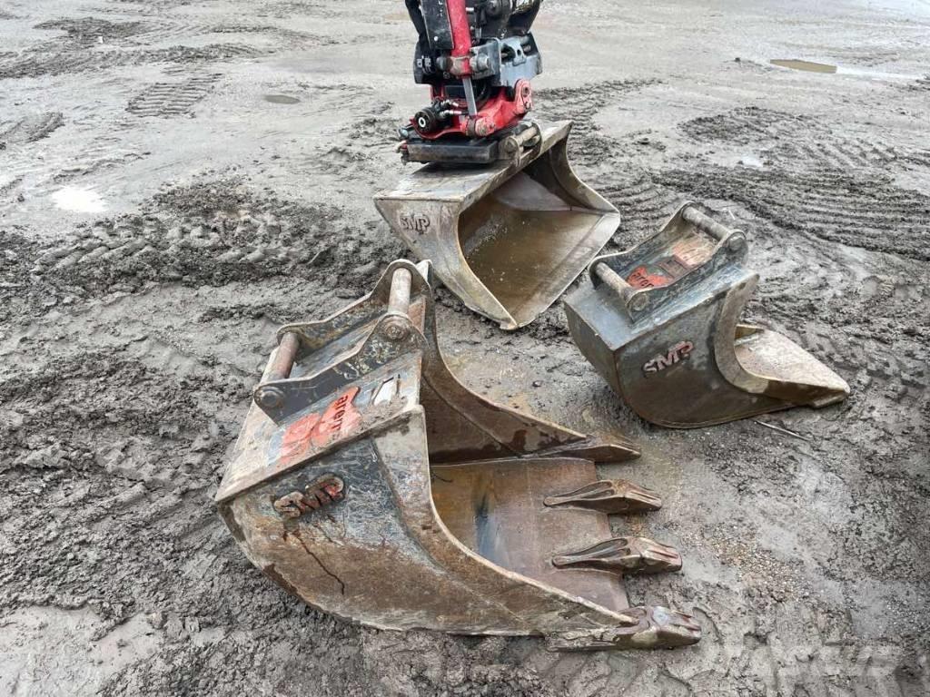 Takeuchi TB 240 Mini kotrók < 7t