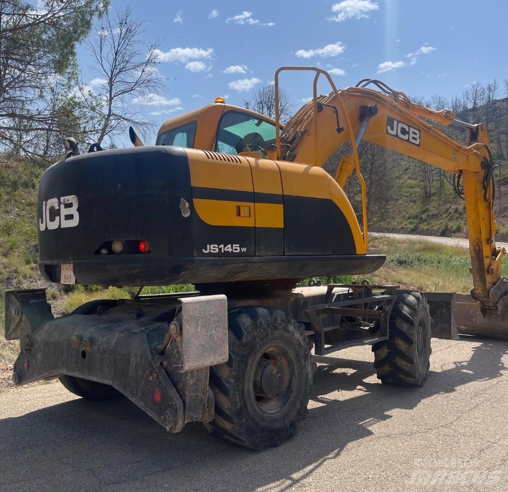 JCB JS 145 W Gumikerekes kotrók