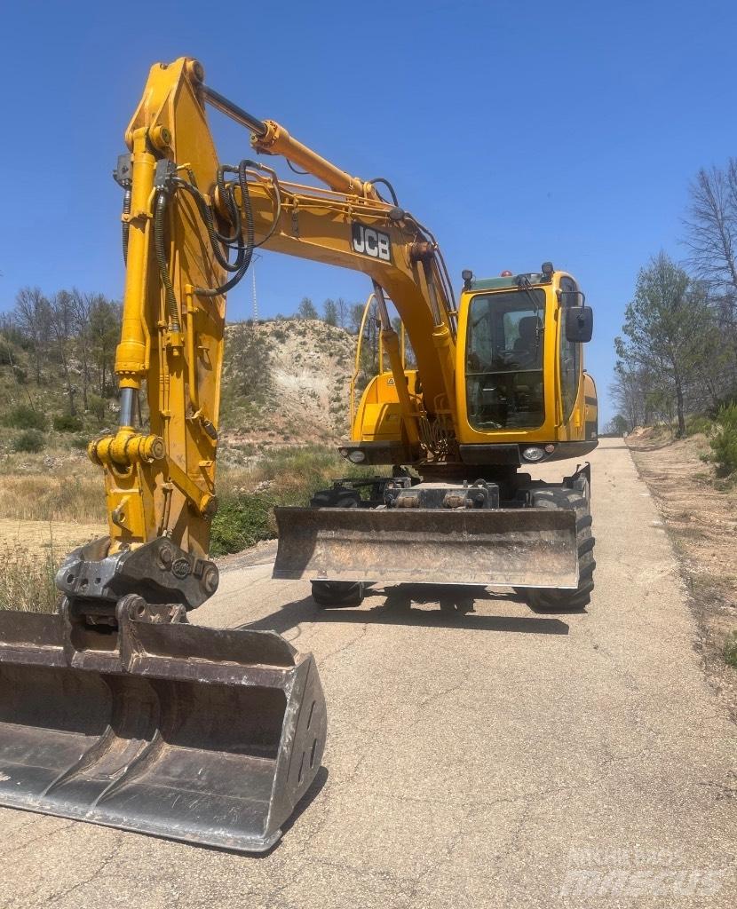 JCB JS 145 W Gumikerekes kotrók