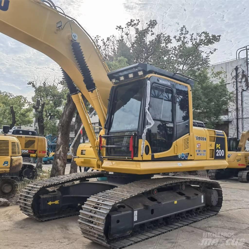 Komatsu PC 200 Lánctalpas kotrók