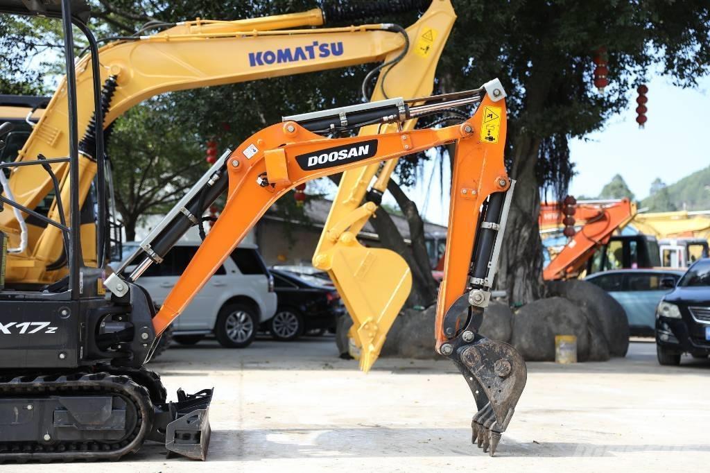 Doosan DX 17 Lánctalpas kotrók
