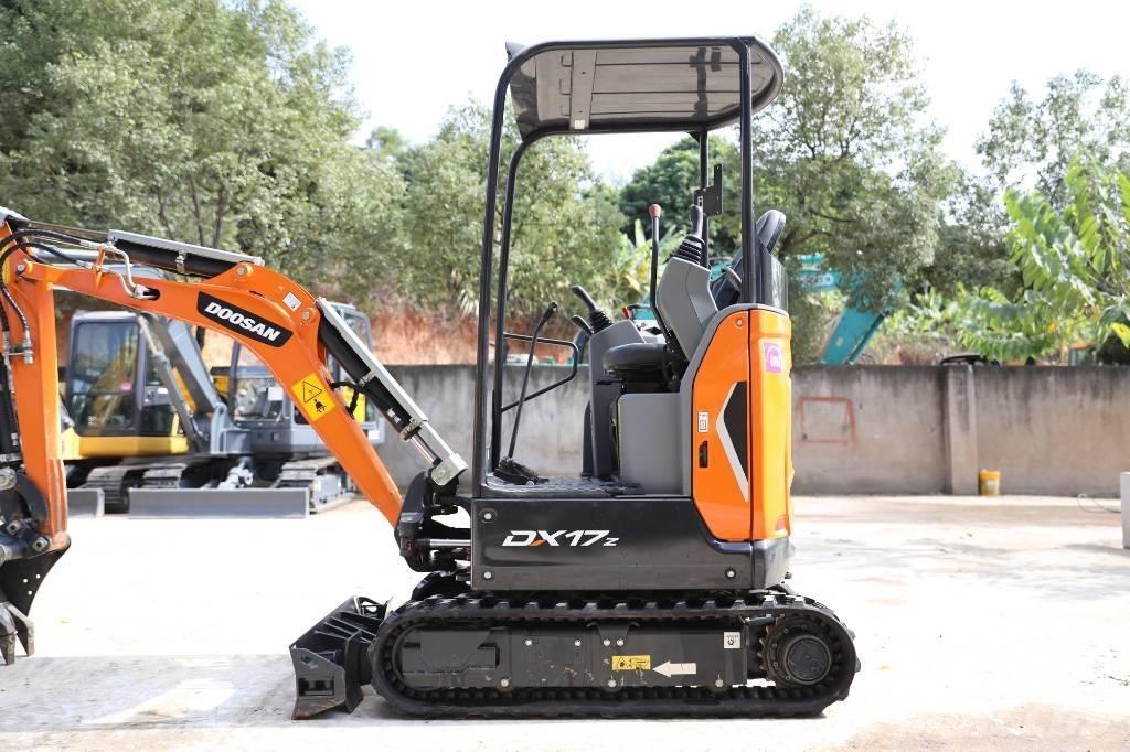 Doosan DX 17 Lánctalpas kotrók
