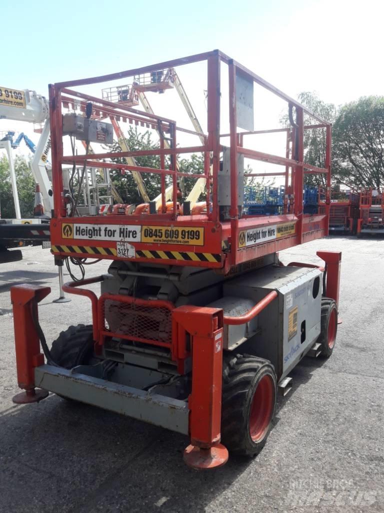 SkyJack SJ 6832 RT Ollós emelők