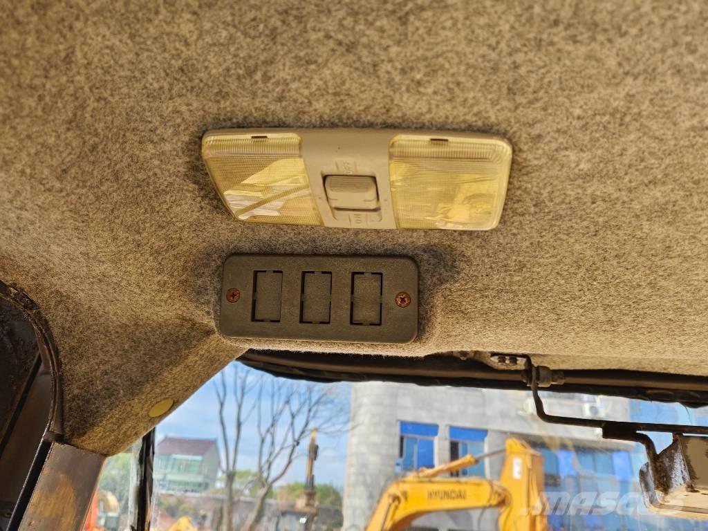 Komatsu WA 500-3 Gumikerekes homlokrakodók