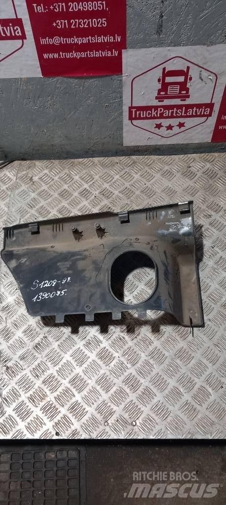 Scania 94 D.   1390075 Vezetőfülke és belső tartozékok