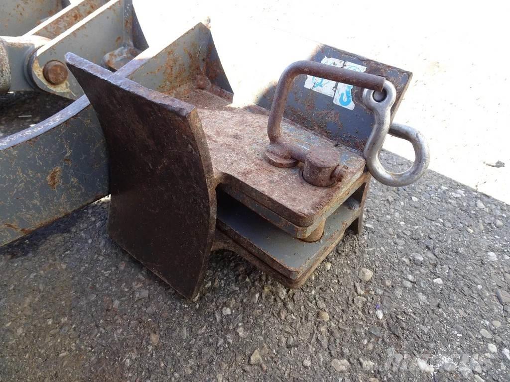 Takeuchi TB210 Mini kotrók < 7t