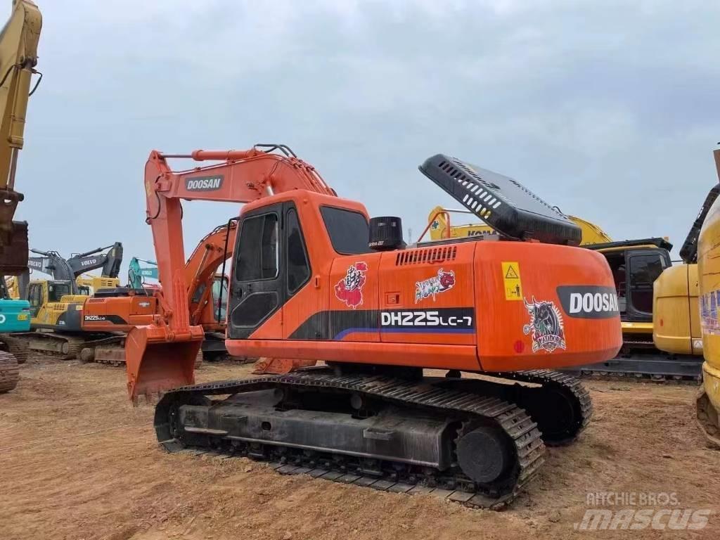 Doosan 225-7 Lánctalpas kotrók