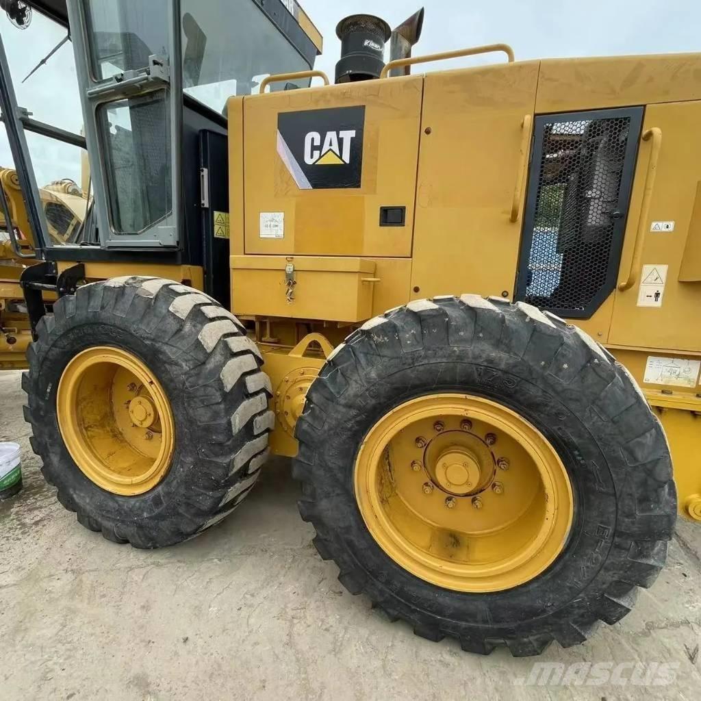 CAT 140K Gréderek