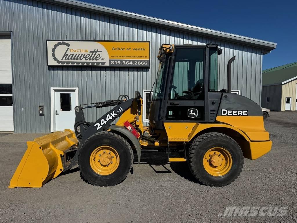 John Deere 244K-II Gumikerekes homlokrakodók