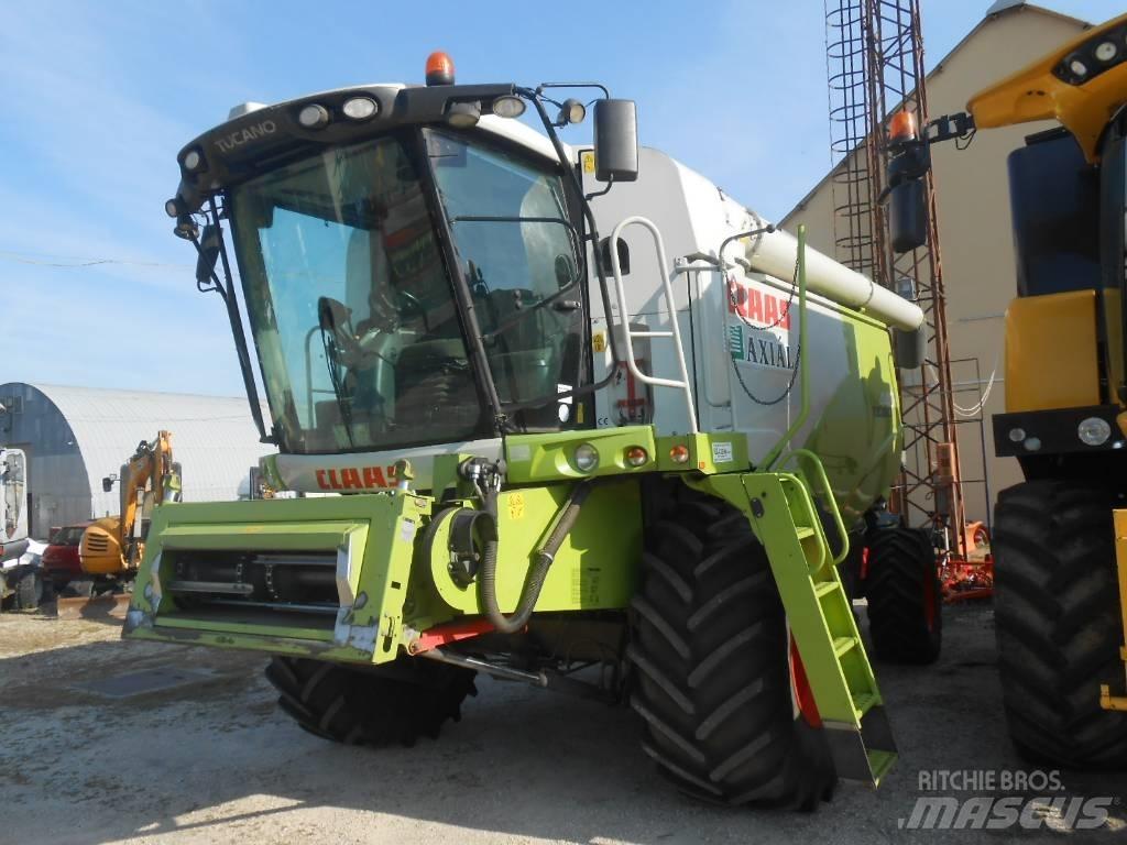 CLAAS Tucano 440 Kombájnok