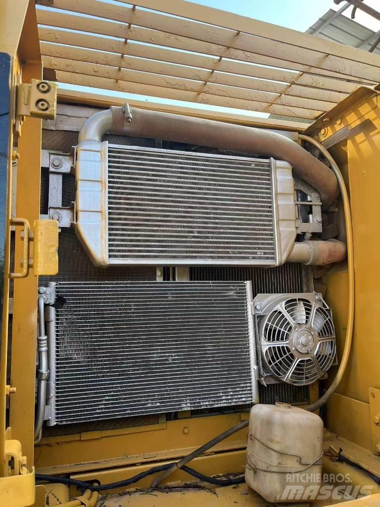 CAT 320 C L Lánctalpas kotrók